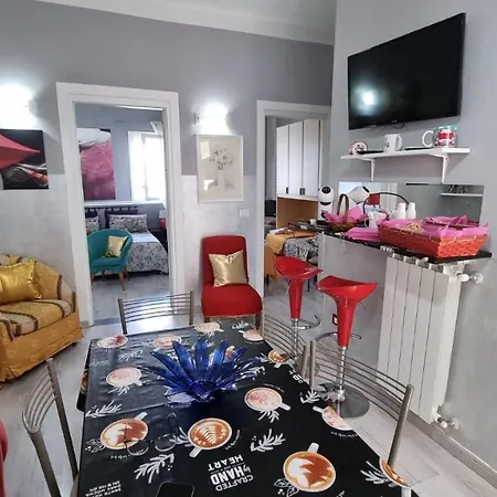 La Maison Rouge Apartment *